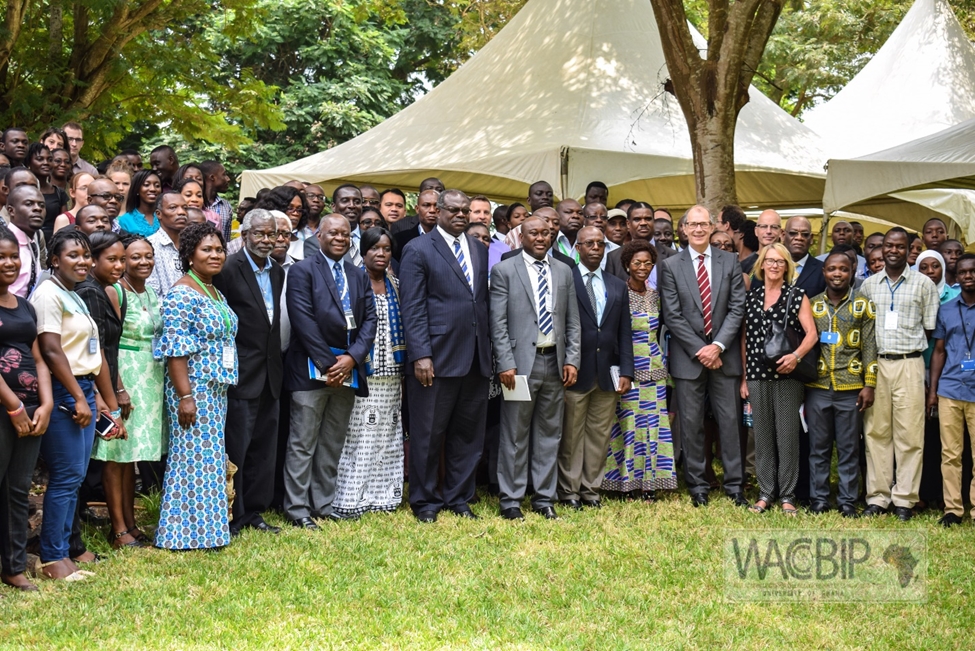 A group photograph of invited guests and conference participants